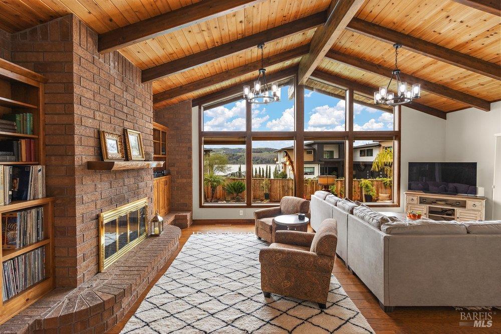 Detail Gallery Image 11 of 30 For 1190 Church St, Benicia,  CA 94510 - 3 Beds | 2 Baths