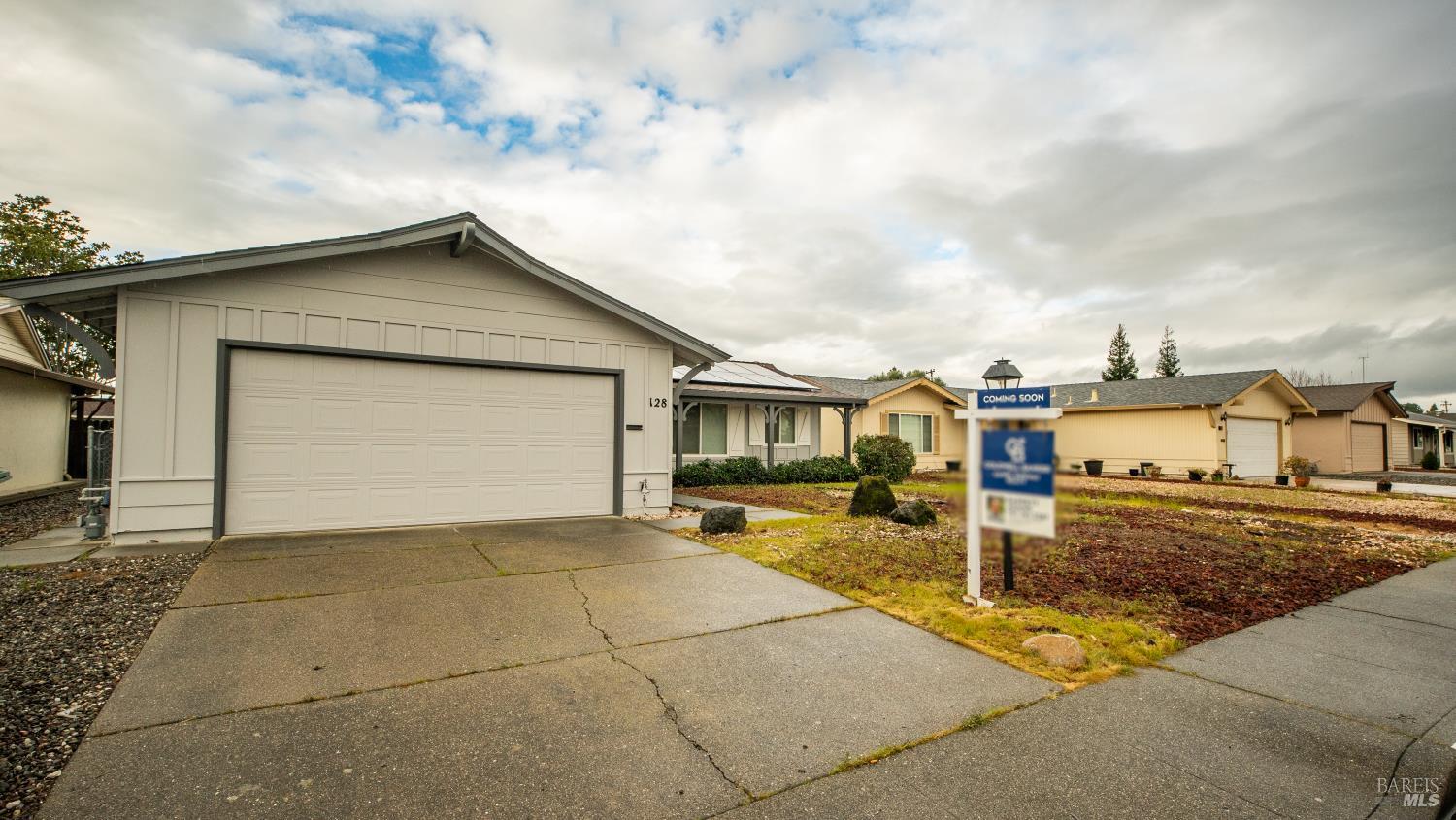 Detail Gallery Image 4 of 38 For 128 Lassen Cir, Vacaville,  CA 95687 - 2 Beds | 2 Baths