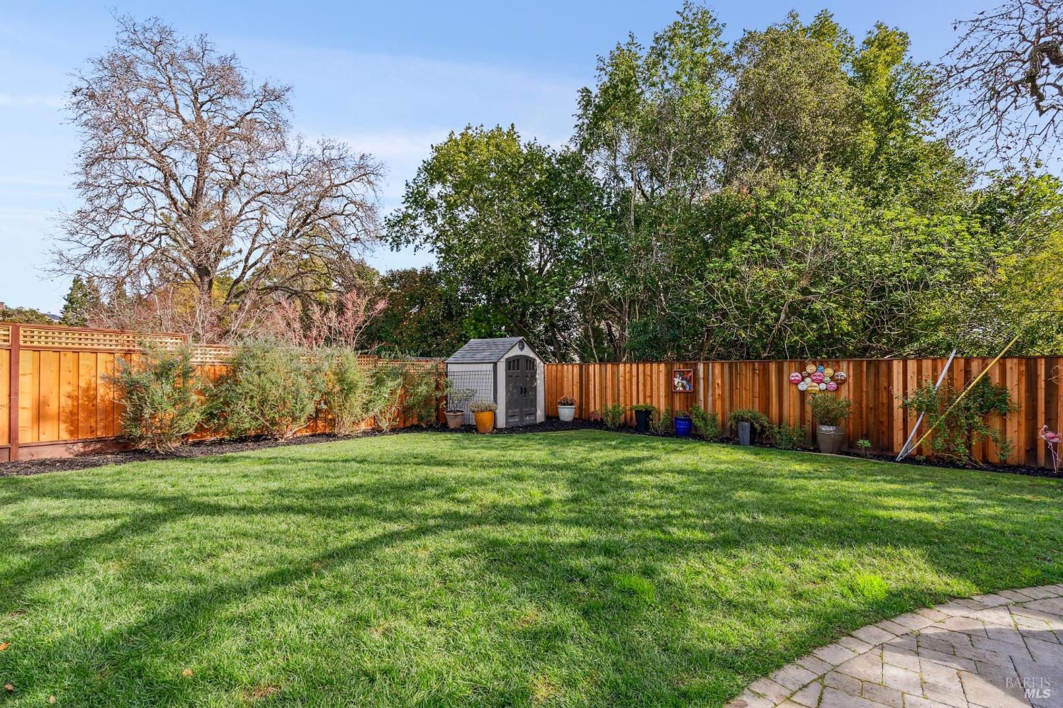 Detail Gallery Image 31 of 34 For 2 Linda Ct, Novato,  CA 94947 - 4 Beds | 2/1 Baths