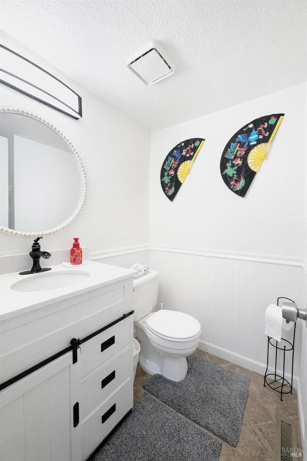 Detail Gallery Image 12 of 35 For 2607 Westberry Dr, Santa Rosa,  CA 95403 - 3 Beds | 2/1 Baths