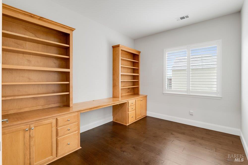 Detail Gallery Image 34 of 48 For 379 Mcallister Dr, Benicia,  CA 94510 - 4 Beds | 3 Baths