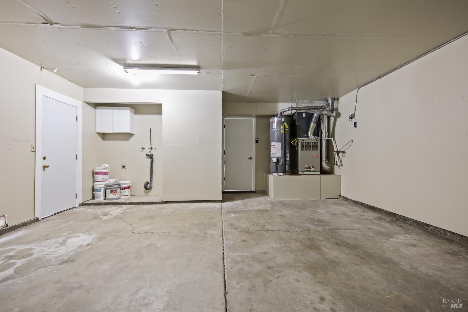 Detail Gallery Image 21 of 23 For 450 Nut Tree Rd, Vacaville,  CA 95687 - 4 Beds | 3 Baths