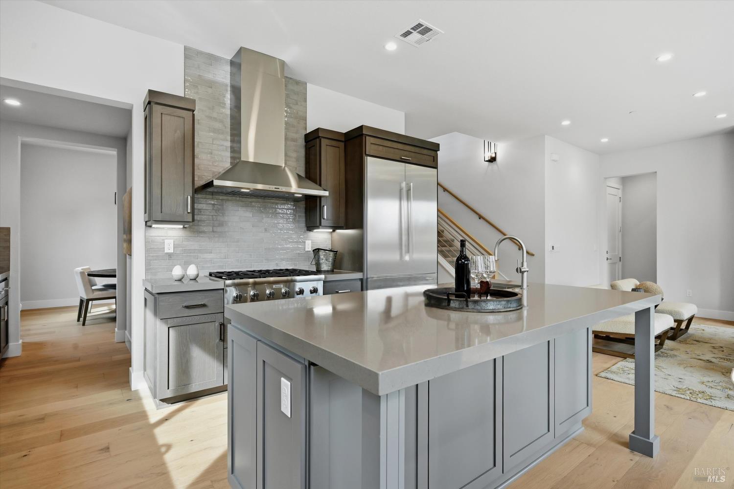 Detail Gallery Image 7 of 39 For 135 Waterstone Ct, Napa,  CA 94558 - 5 Beds | 4/1 Baths