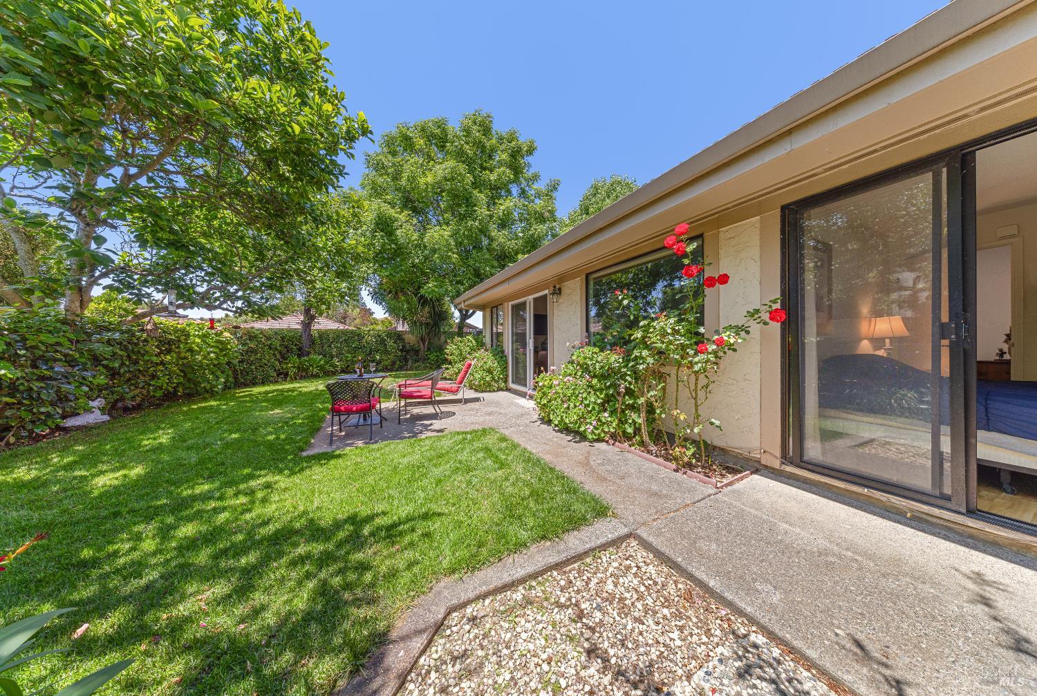 Detail Gallery Image 35 of 44 For 105 Holstrom Cir, Novato,  CA 94947 - 3 Beds | 2 Baths