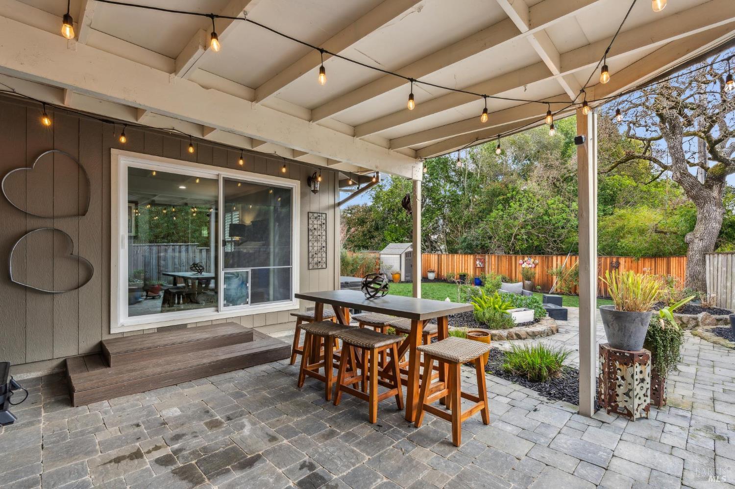 Detail Gallery Image 28 of 34 For 2 Linda Ct, Novato,  CA 94947 - 4 Beds | 2/1 Baths