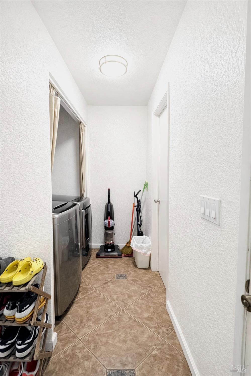 Detail Gallery Image 11 of 35 For 2607 Westberry Dr, Santa Rosa,  CA 95403 - 3 Beds | 2/1 Baths