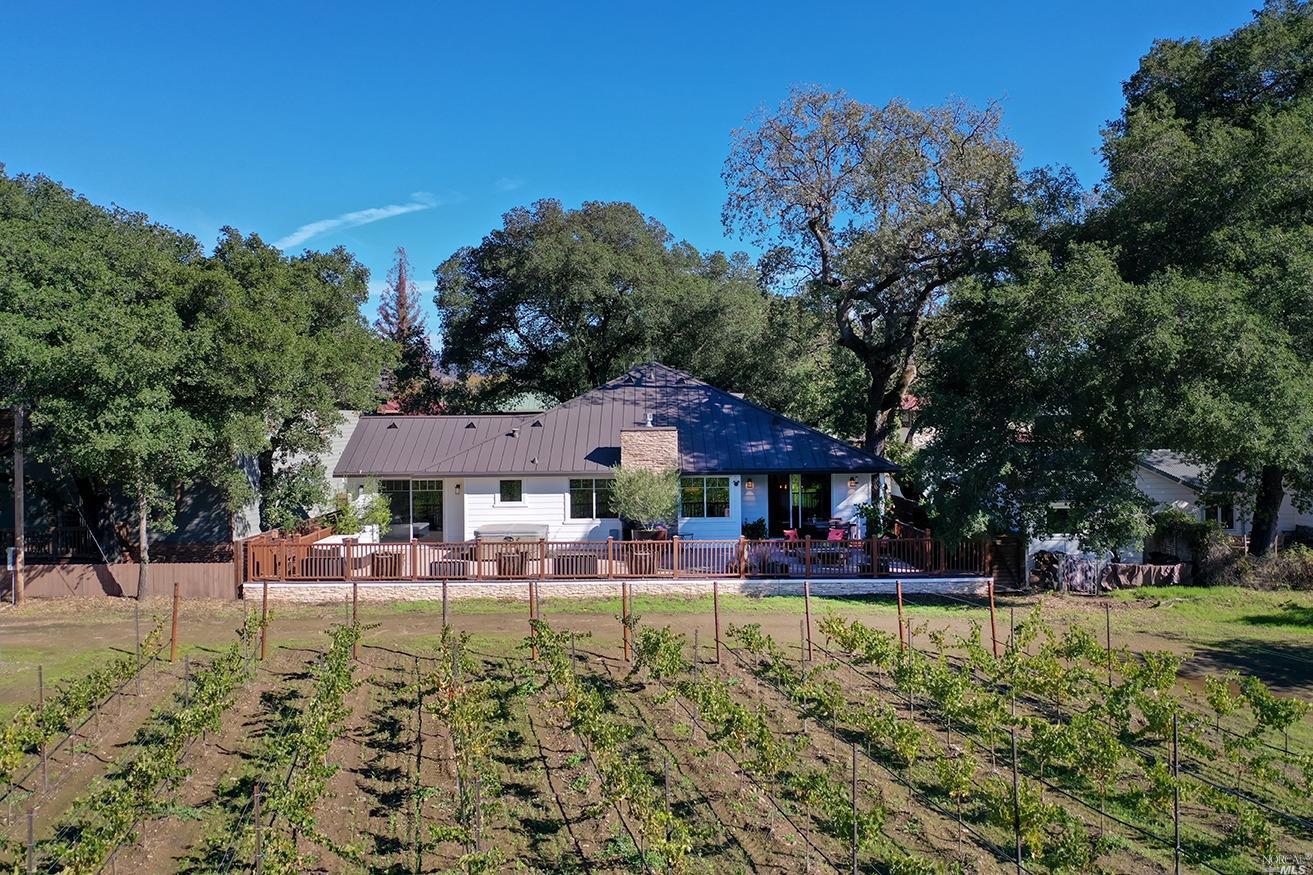 Detail Gallery Image 3 of 44 For 109 Dahlia St, Saint Helena,  CA 94574 - 3 Beds | 2/1 Baths