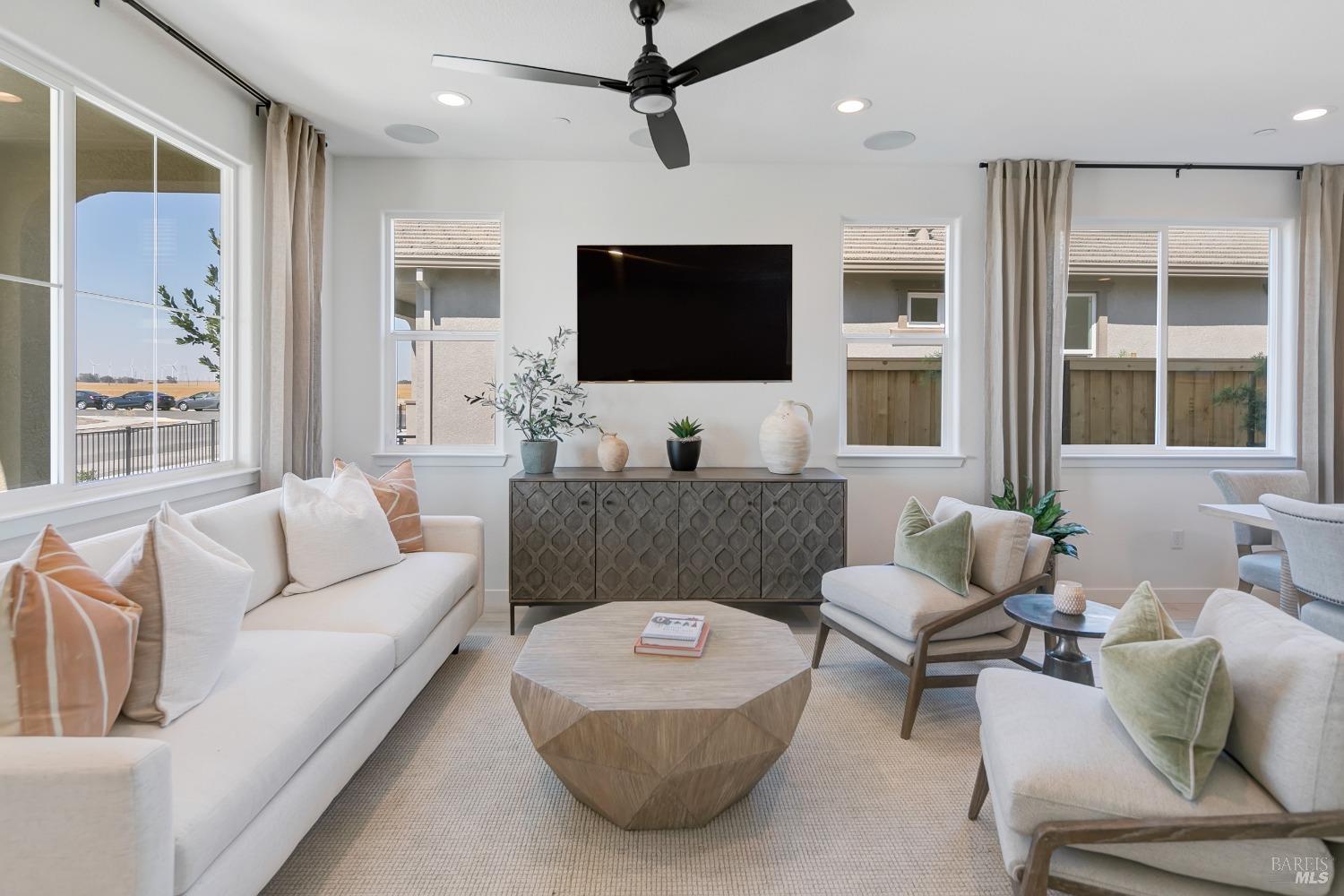 Detail Gallery Image 6 of 41 For 2395 Reunion Ln, Rio Vista,  CA 94571 - 2 Beds | 2 Baths