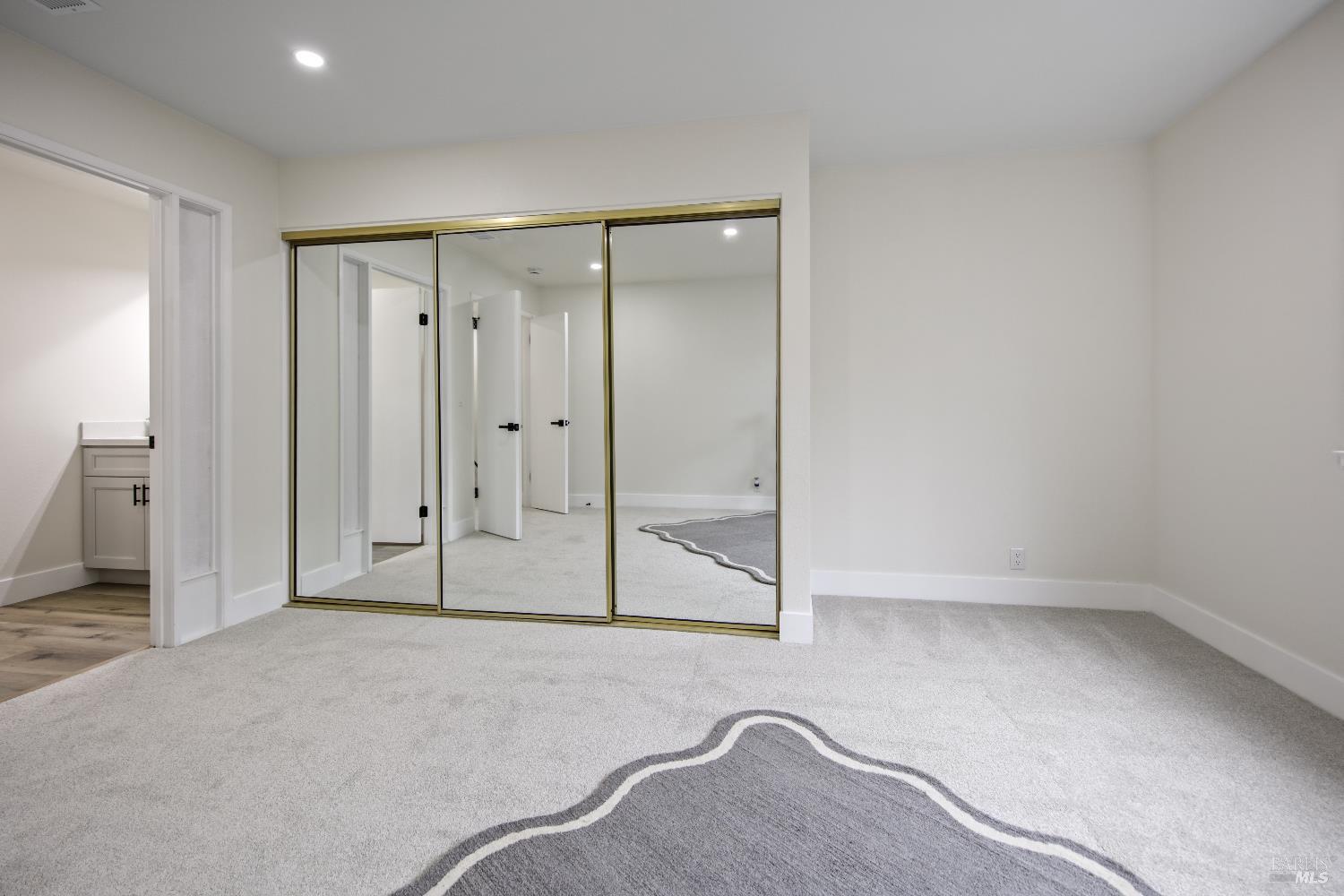 Detail Gallery Image 15 of 23 For 450 Nut Tree Rd, Vacaville,  CA 95687 - 4 Beds | 3 Baths