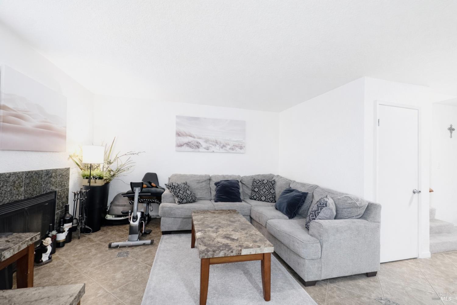 Detail Gallery Image 16 of 35 For 2607 Westberry Dr, Santa Rosa,  CA 95403 - 3 Beds | 2/1 Baths