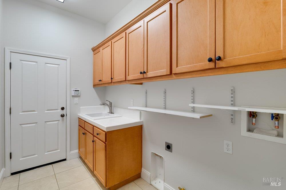 Detail Gallery Image 37 of 48 For 379 Mcallister Dr, Benicia,  CA 94510 - 4 Beds | 3 Baths