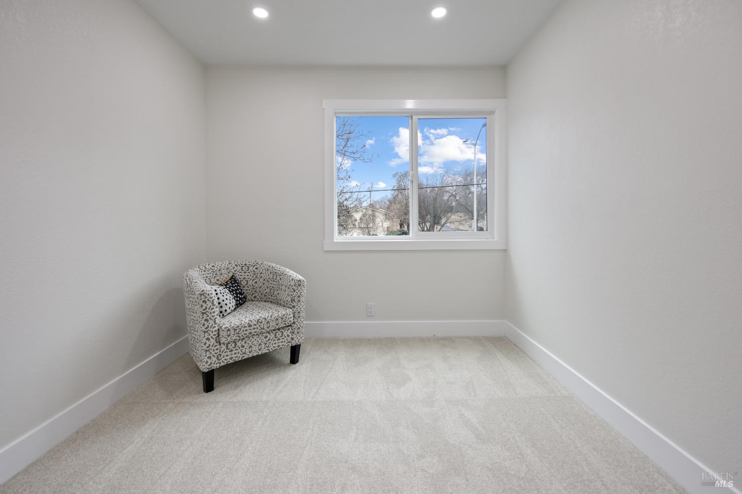 Detail Gallery Image 19 of 23 For 450 Nut Tree Rd, Vacaville,  CA 95687 - 4 Beds | 3 Baths