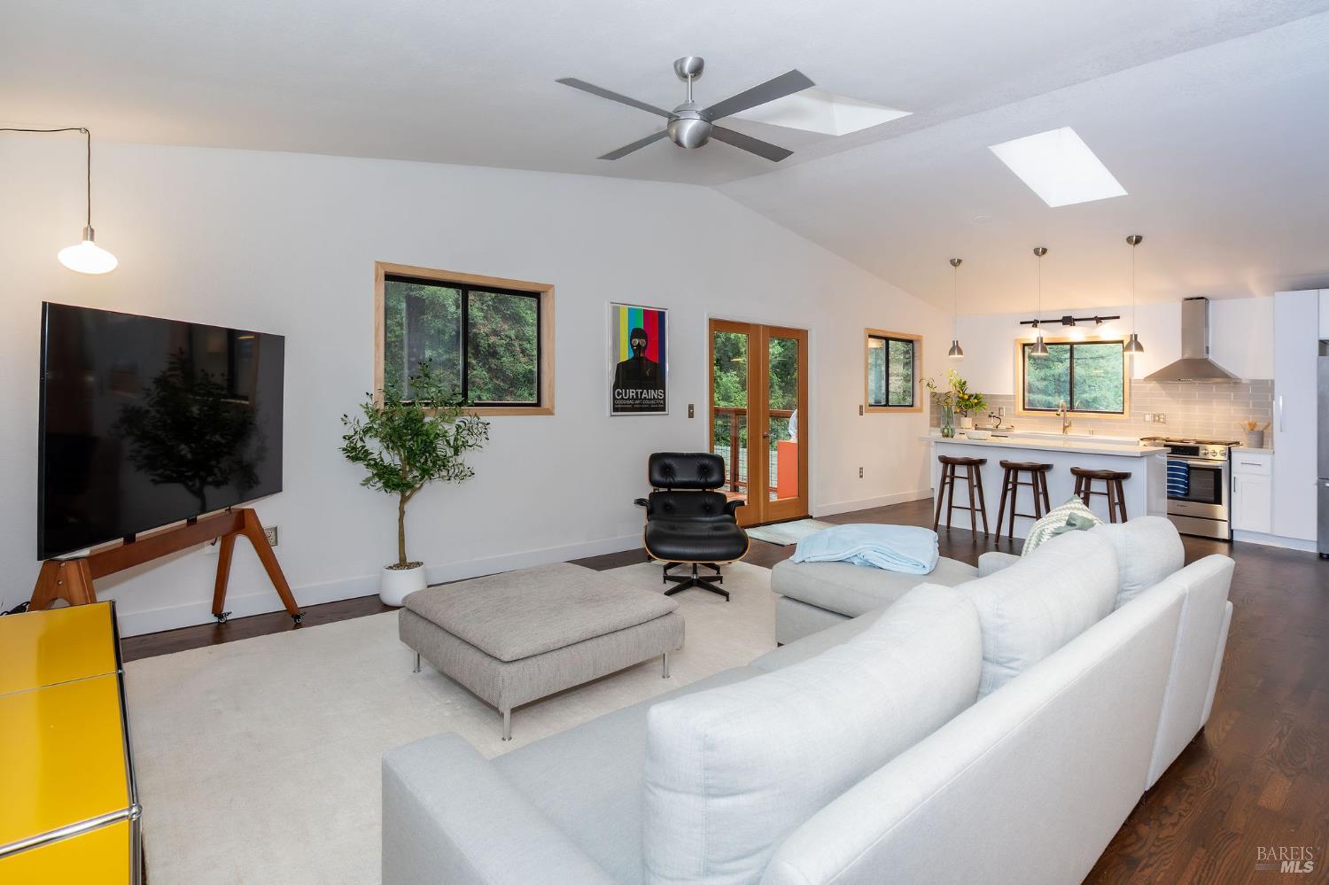 Detail Gallery Image 17 of 49 For 14225 Cherry St, Guerneville,  CA 95446 - 2 Beds | 1 Baths