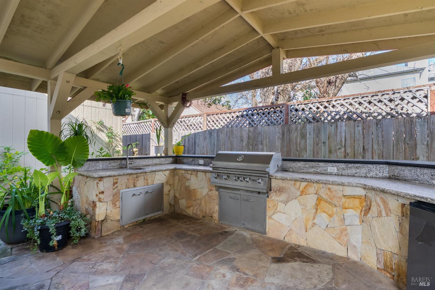 Detail Gallery Image 19 of 23 For 2358 Wicket Ave, Santa Rosa,  CA 95403 - 3 Beds | 2/1 Baths