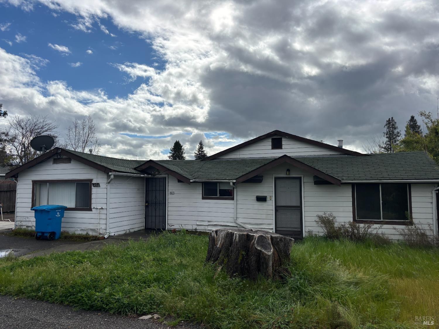 Detail Gallery Image 3 of 15 For 1427 Russell Ave, Santa Rosa,  CA 95403 - 2 Beds | 2 Baths