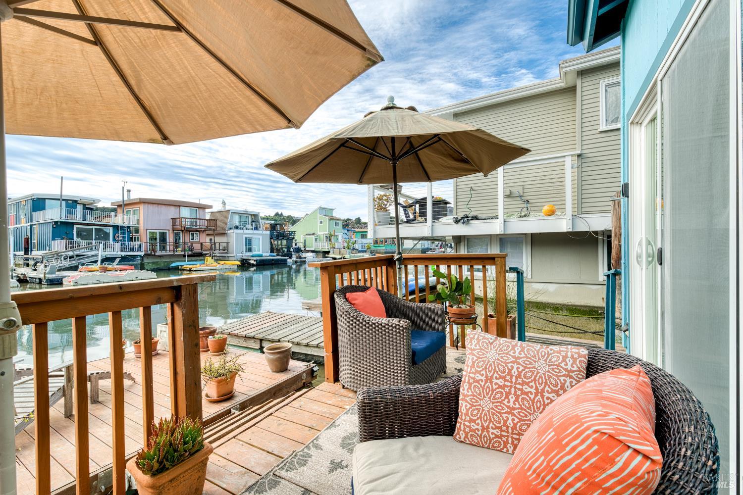 Detail Gallery Image 8 of 27 For 11 E Pier Unkn, Sausalito,  CA 94965 - 2 Beds | 2 Baths