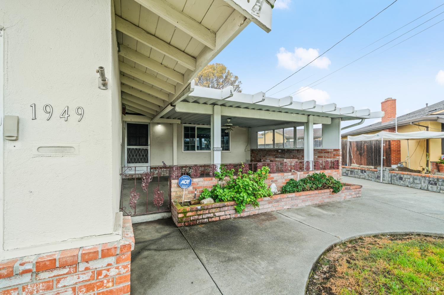 Detail Gallery Image 2 of 44 For 1949 New Jersey St, Fairfield,  CA 94533 - 3 Beds | 2 Baths