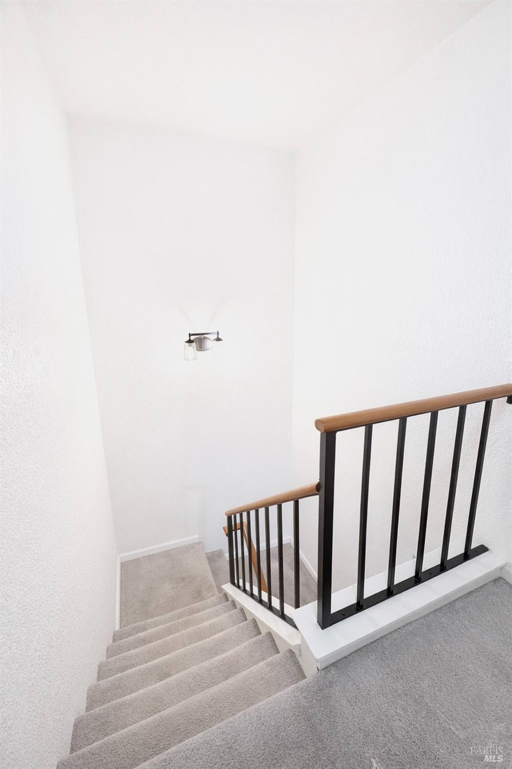 Detail Gallery Image 8 of 35 For 2607 Westberry Dr, Santa Rosa,  CA 95403 - 3 Beds | 2/1 Baths