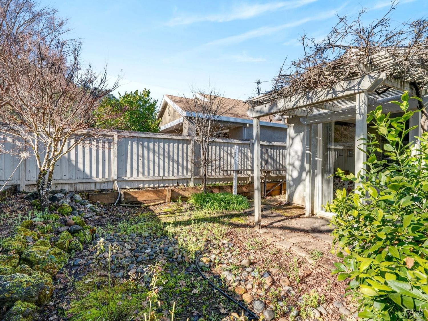 Detail Gallery Image 35 of 67 For 259 Red Mountain Dr, Cloverdale,  CA 95425 - 2 Beds | 2 Baths