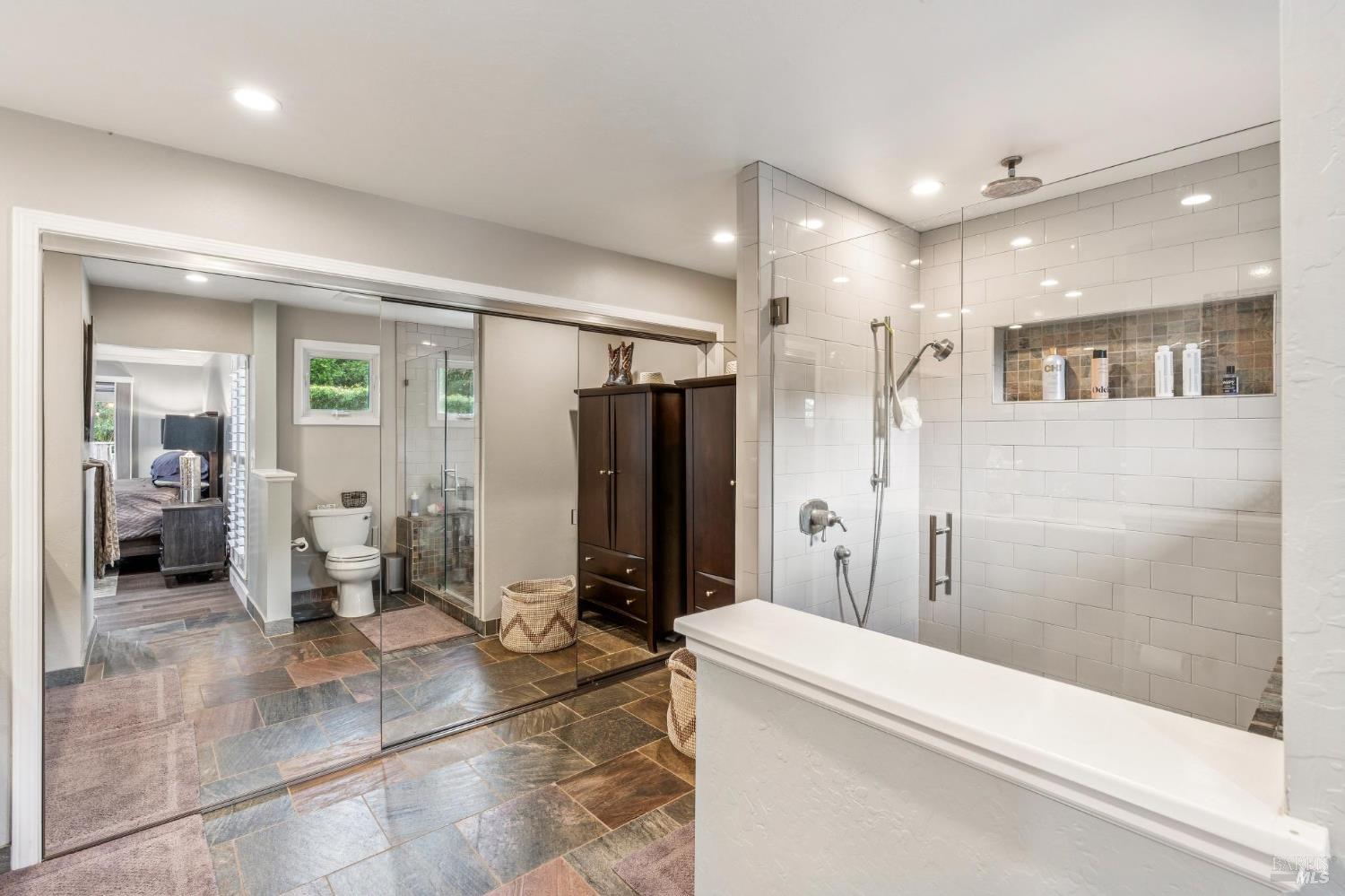 Detail Gallery Image 15 of 34 For 2 Linda Ct, Novato,  CA 94947 - 4 Beds | 2/1 Baths