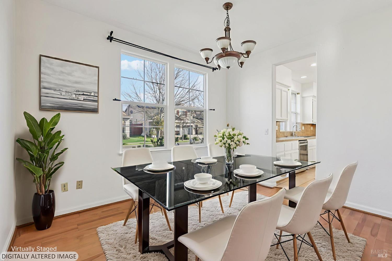 Detail Gallery Image 8 of 40 For 2623 Rosevine Ln, Santa Rosa,  CA 95407 - 4 Beds | 2/1 Baths