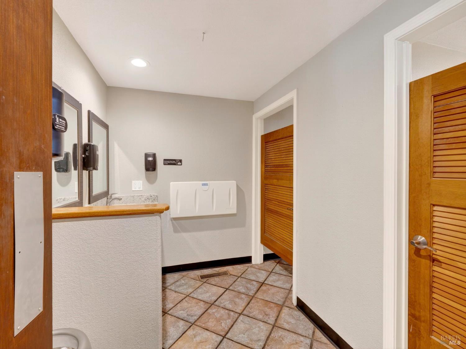 Detail Gallery Image 26 of 91 For 16451 Golf Rd, Cobb,  CA 95426 - 2 Beds | 1 Baths