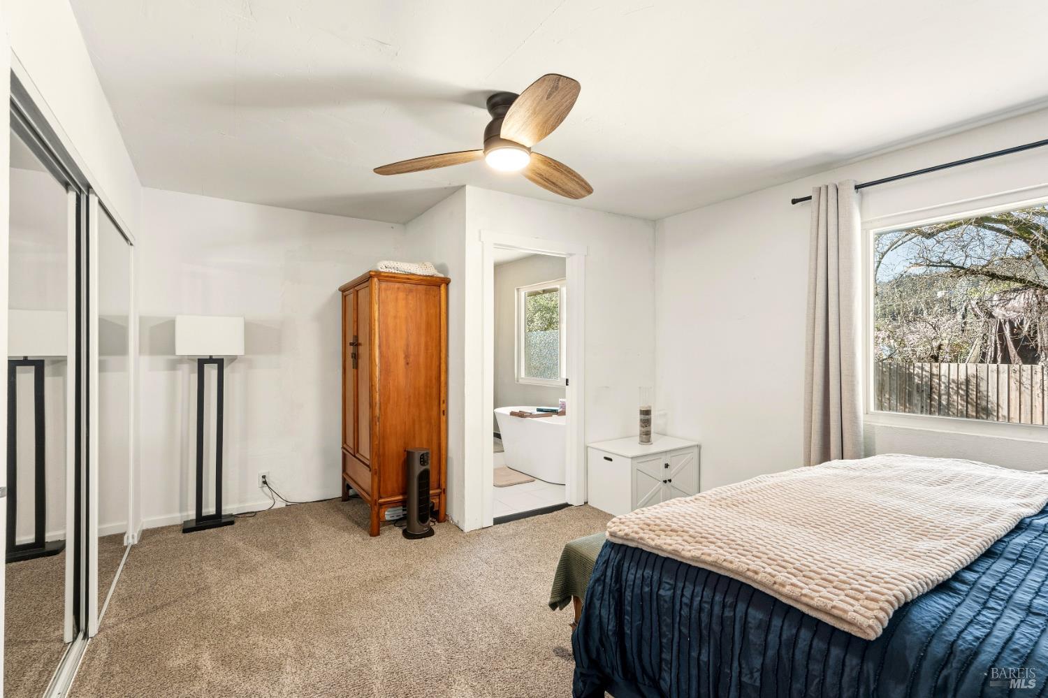 Detail Gallery Image 8 of 30 For 185 Grace Ct, Cloverdale,  CA 95425 - 3 Beds | 2 Baths