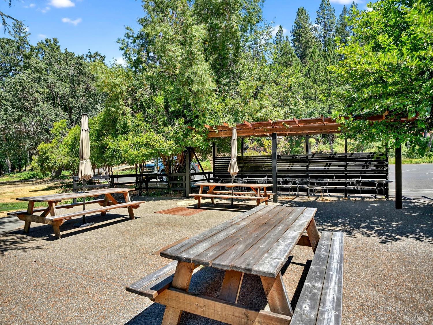 Detail Gallery Image 55 of 91 For 16451 Golf Rd, Cobb,  CA 95426 - 2 Beds | 1 Baths