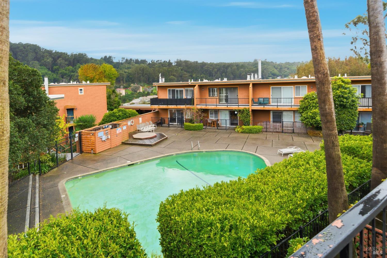 Detail Gallery Image 30 of 38 For 116 Stanford Way, Sausalito,  CA 94965 - 1 Beds | 1 Baths