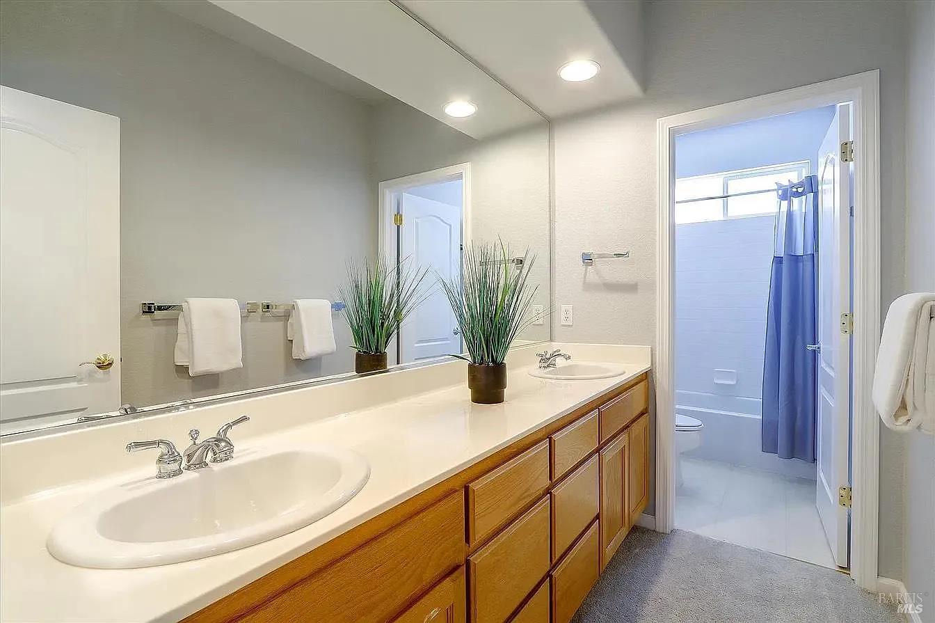 Detail Gallery Image 12 of 35 For 2580 Marshfield Rd, Vallejo,  CA 94591 - 3 Beds | 2/1 Baths
