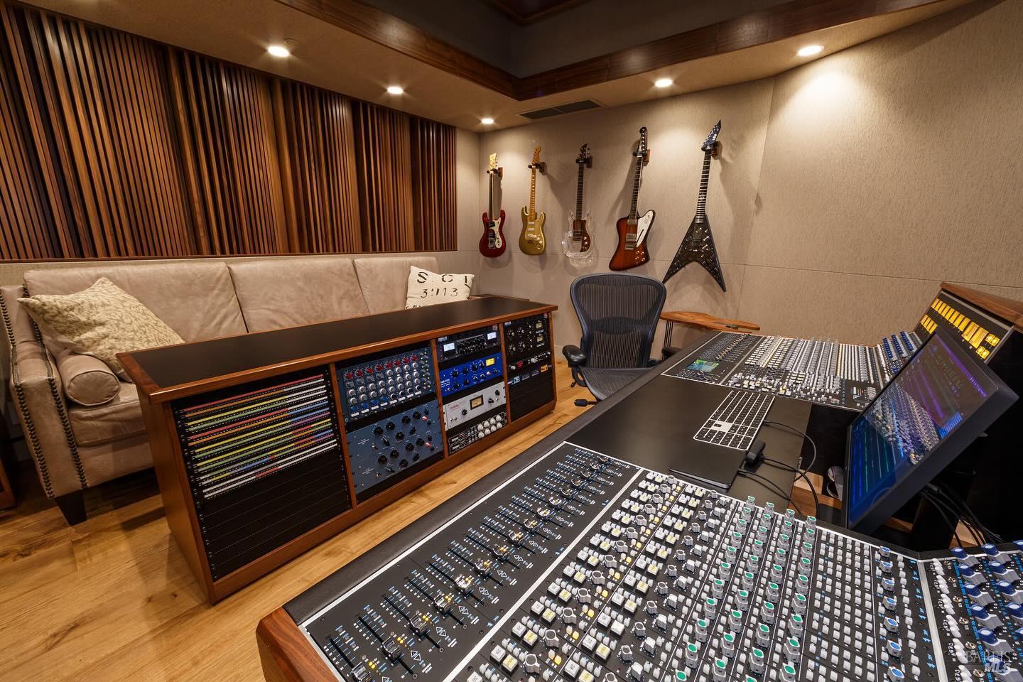 Detail Gallery Image 35 of 98 For 1170 Bayview Ave, Napa,  CA 94559 - 3 Beds | 2 Baths