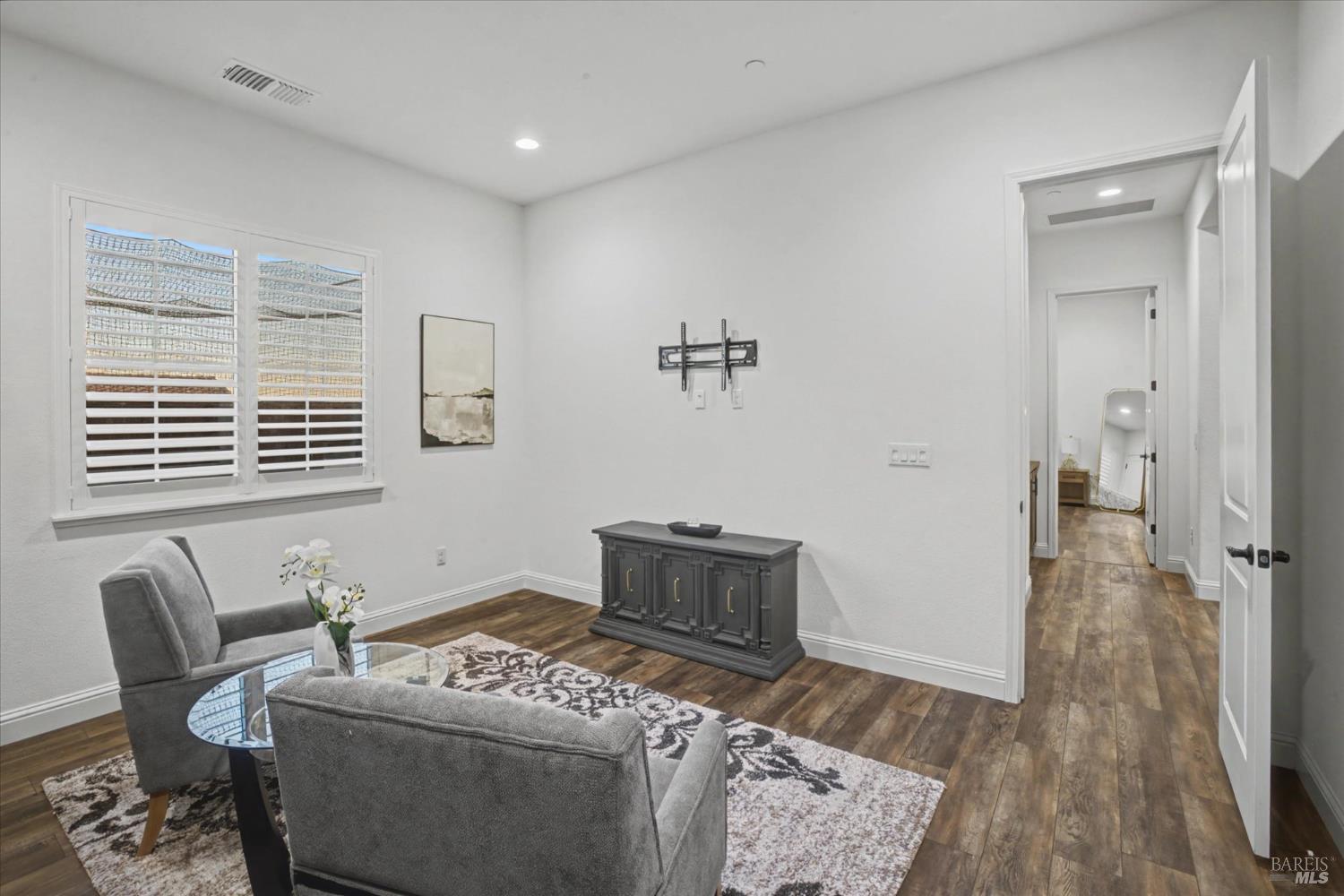 Detail Gallery Image 31 of 67 For 6006 Peacock Ct, Vacaville,  CA 95688 - 3 Beds | 3/1 Baths