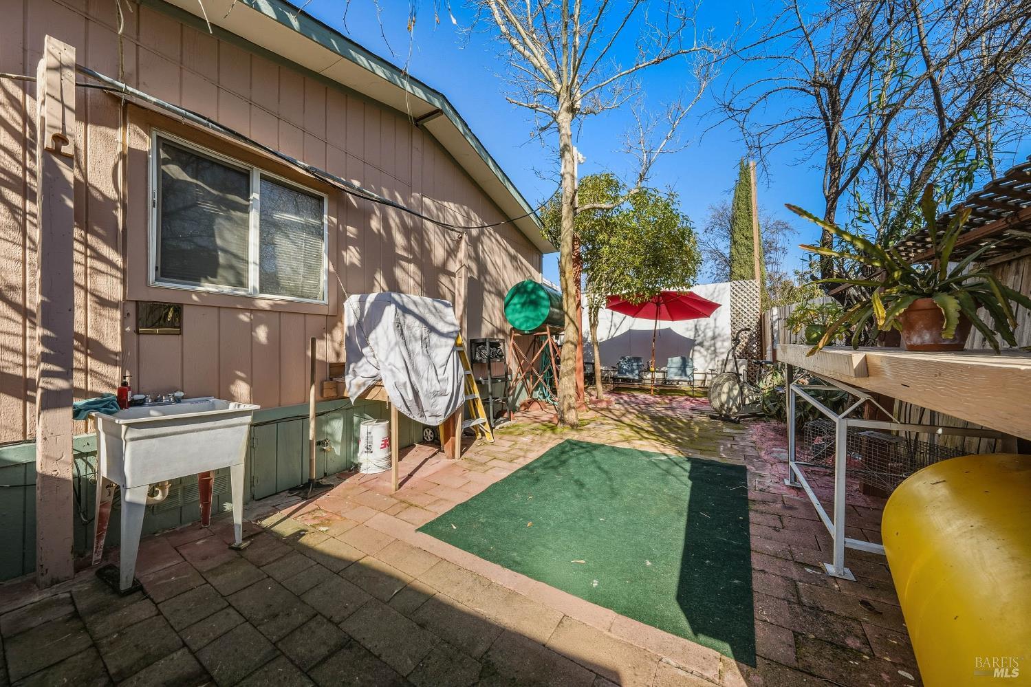 Detail Gallery Image 19 of 32 For 375 E State Highway 20 Hwy 67, Upper Lake,  CA 95485 - 3 Beds | 2 Baths