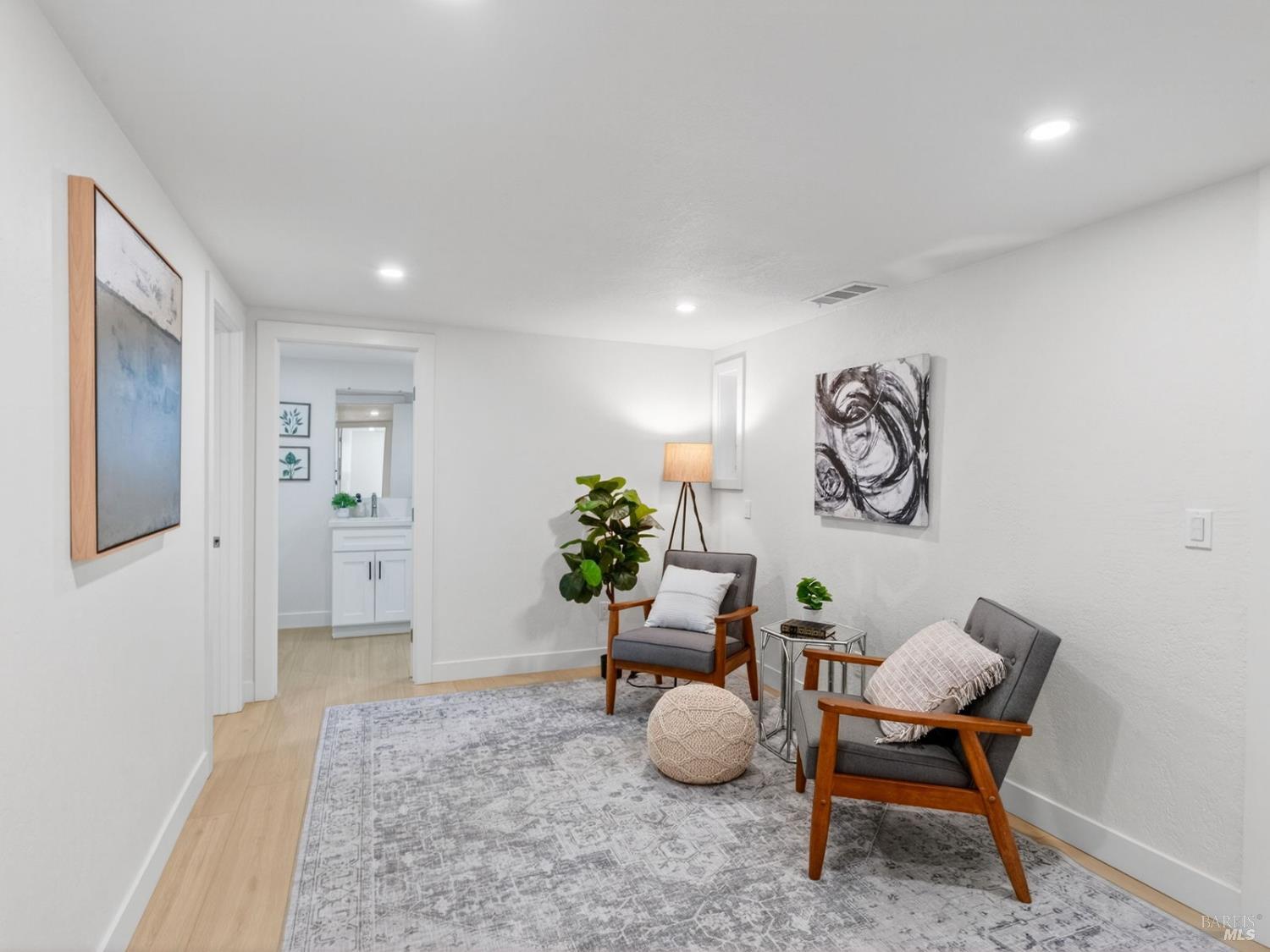 Detail Gallery Image 22 of 44 For 611 Lake St, Cloverdale,  CA 95425 - 3 Beds | 2 Baths