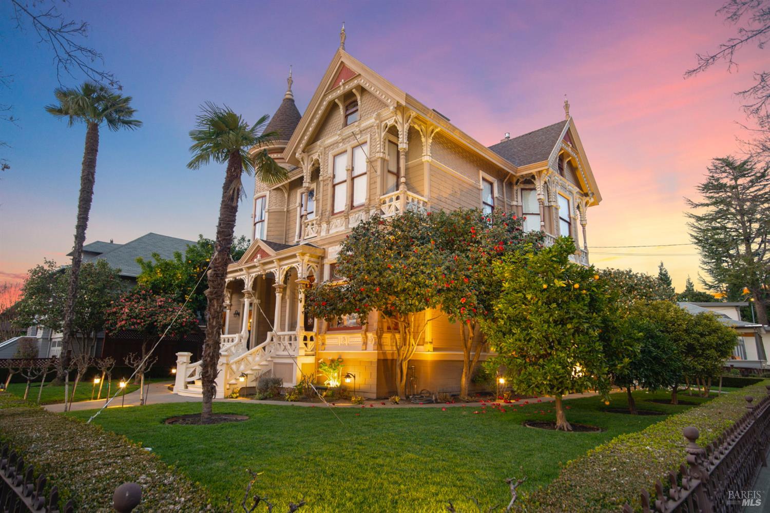 Detail Gallery Image 9 of 77 For 608 Randolph St, Napa,  CA 94559 - 3 Beds | 3/3 Baths