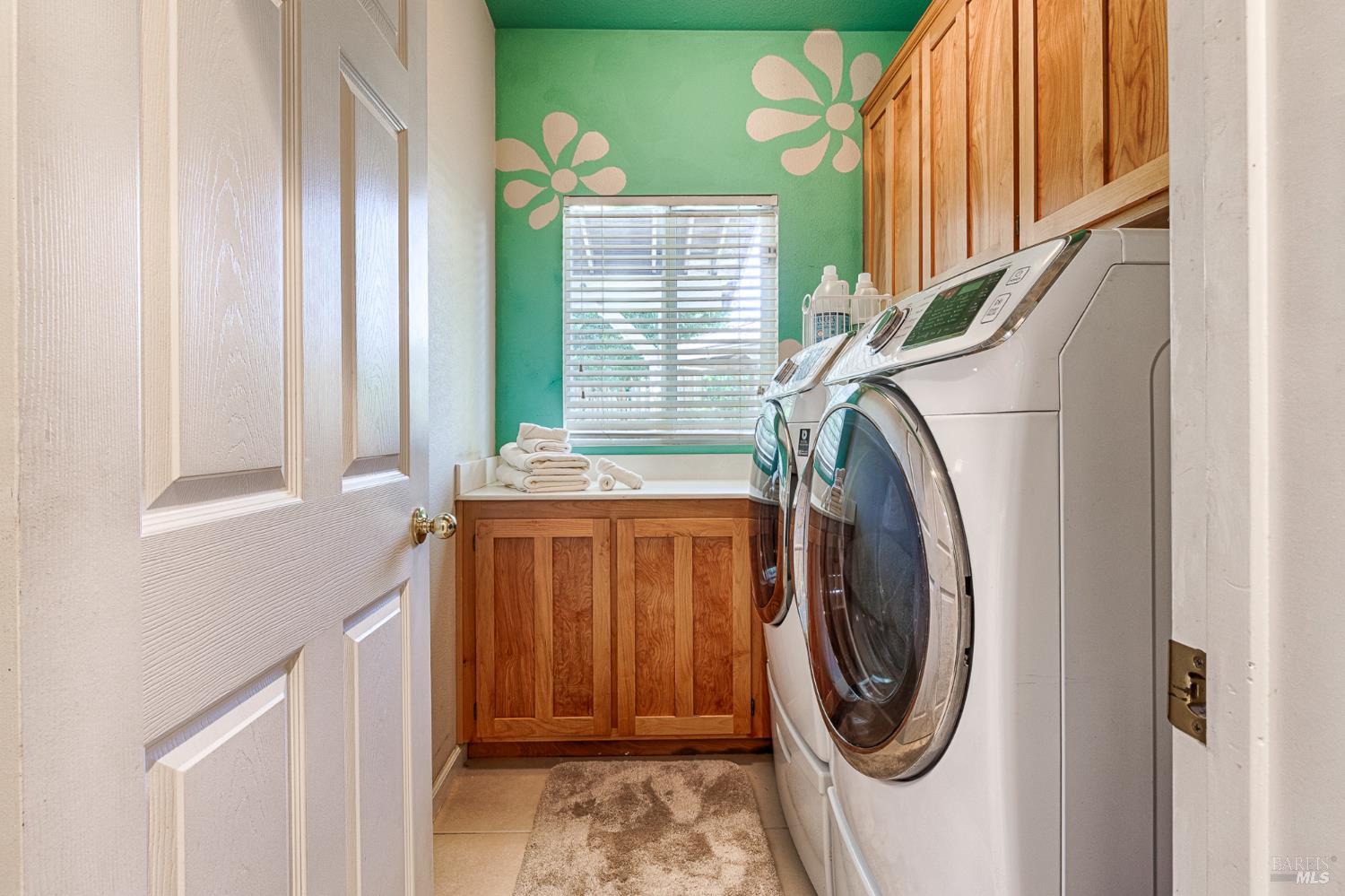 Detail Gallery Image 37 of 45 For 312 Cottage Ct, Cloverdale,  CA 95425 - 4 Beds | 3 Baths