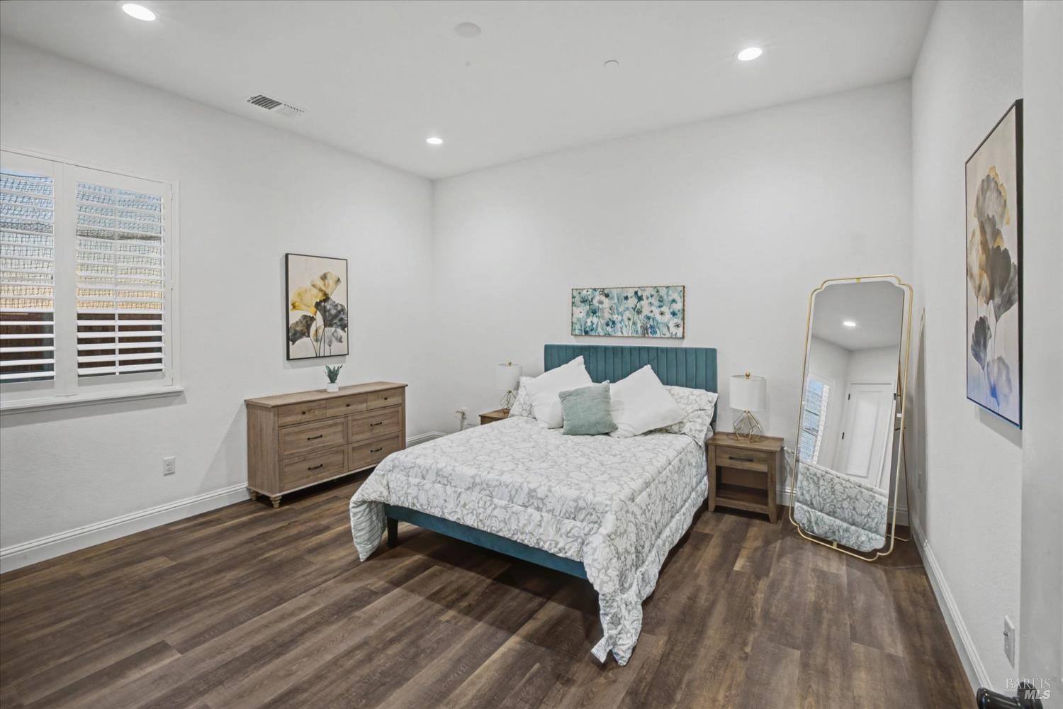 Detail Gallery Image 30 of 67 For 6006 Peacock Ct, Vacaville,  CA 95688 - 3 Beds | 3/1 Baths