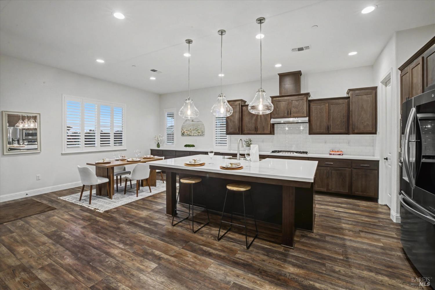 Detail Gallery Image 15 of 67 For 6006 Peacock Ct, Vacaville,  CA 95688 - 3 Beds | 3/1 Baths