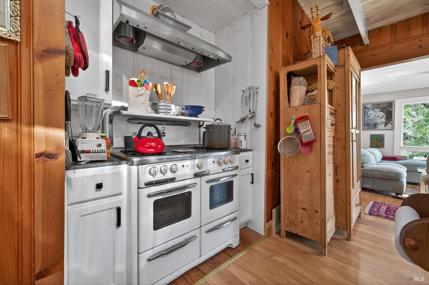 Detail Gallery Image 7 of 40 For 4289 Lakeside Dr, Glen Ellen,  CA 95442 - 1 Beds | 1 Baths