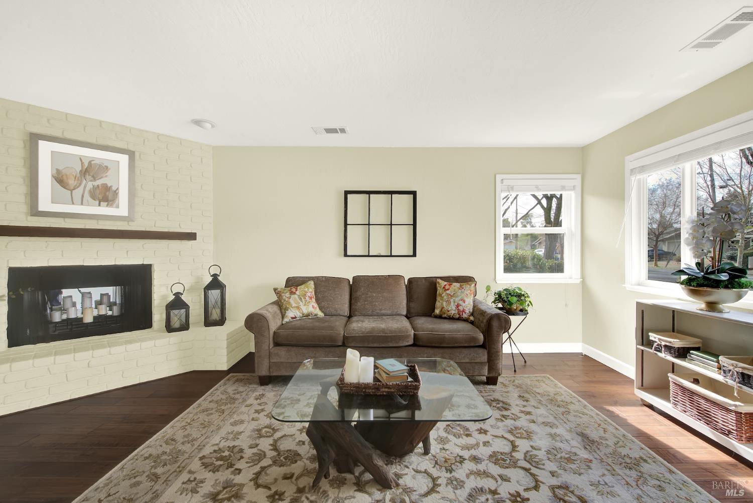 Detail Gallery Image 3 of 39 For 3654 Diablo St, Napa,  CA 94558 - 3 Beds | 2 Baths