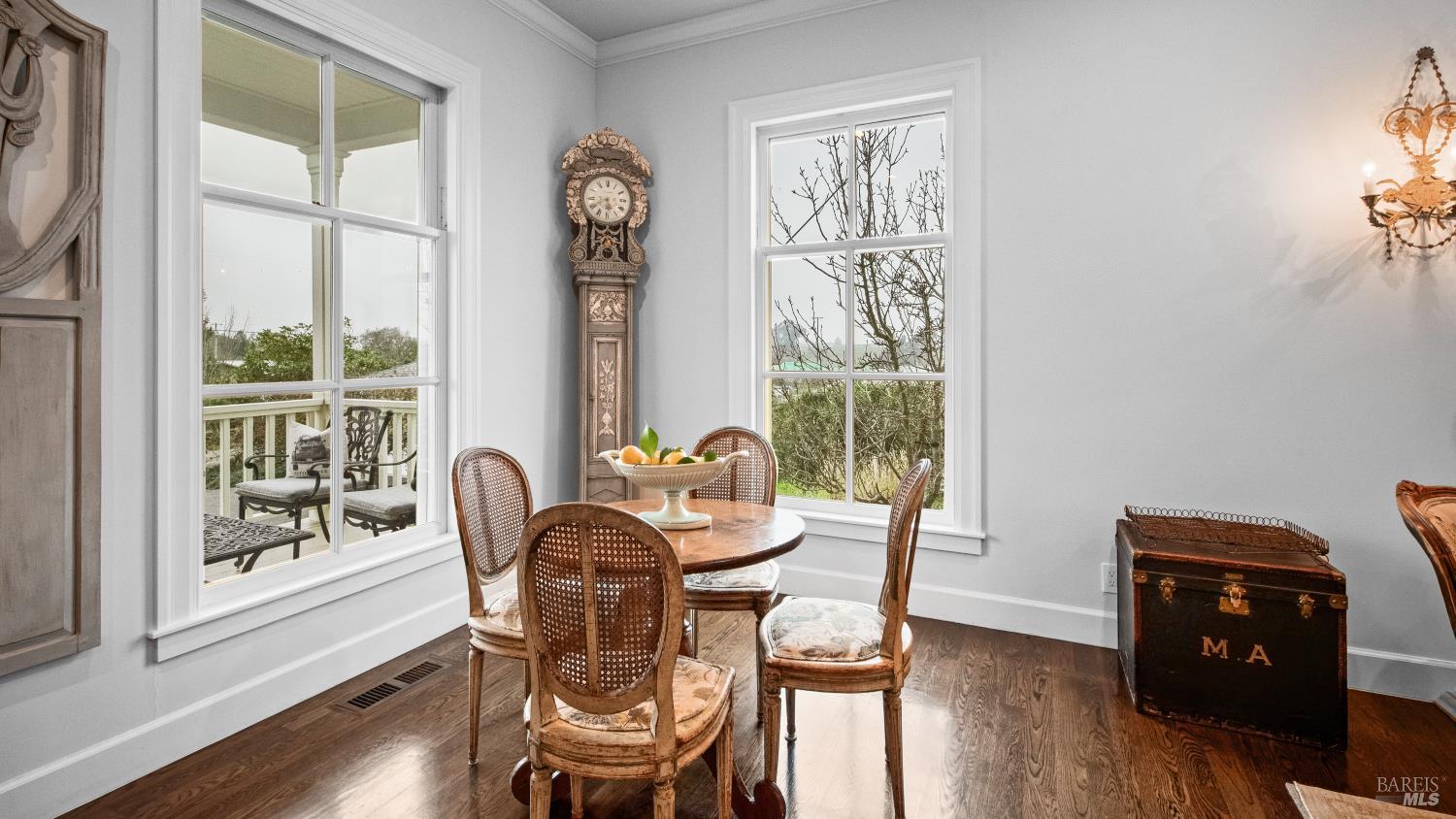 Detail Gallery Image 5 of 98 For 1170 Bayview Ave, Napa,  CA 94559 - 3 Beds | 2 Baths