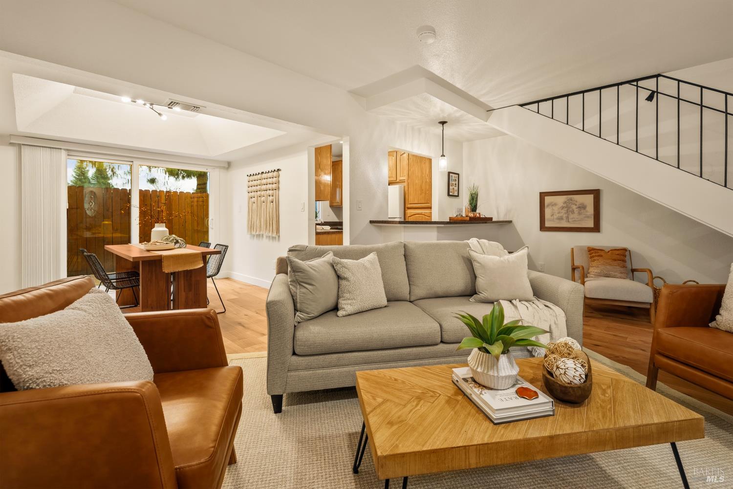 Detail Gallery Image 4 of 26 For 299 Shasta Dr #14,  Vacaville,  CA 95687 - 3 Beds | 2/1 Baths