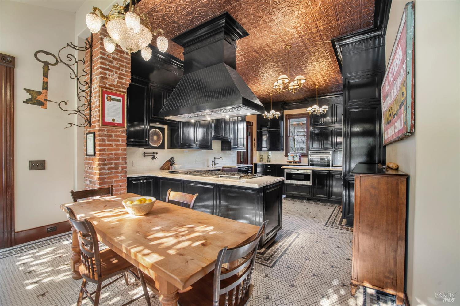 Detail Gallery Image 31 of 77 For 608 Randolph St, Napa,  CA 94559 - 3 Beds | 3/3 Baths