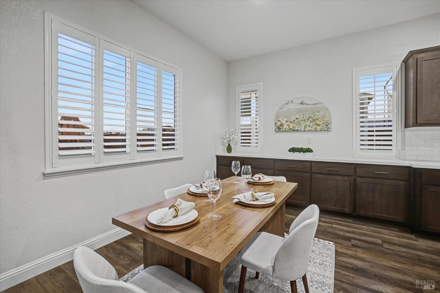 Detail Gallery Image 14 of 67 For 6006 Peacock Ct, Vacaville,  CA 95688 - 3 Beds | 3/1 Baths