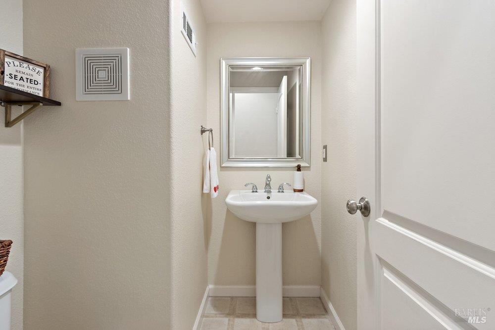 Detail Gallery Image 23 of 39 For 8128 Carlisle Way, Vallejo,  CA 94591 - 3 Beds | 2/1 Baths