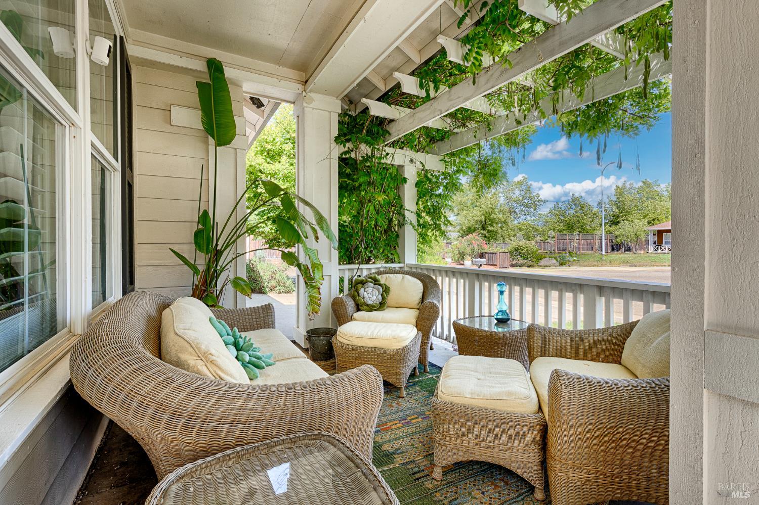 Detail Gallery Image 3 of 45 For 312 Cottage Ct, Cloverdale,  CA 95425 - 4 Beds | 3 Baths