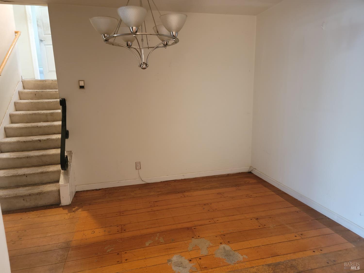 Detail Gallery Image 9 of 10 For 9500 Golf Links Rd, Oakland,  CA 94605 - 2 Beds | 1 Baths