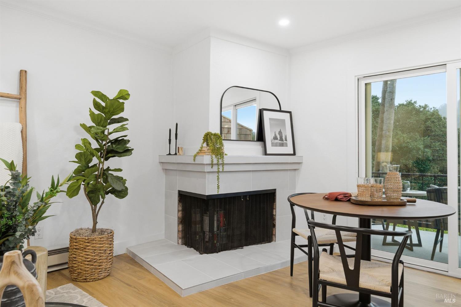 Detail Gallery Image 7 of 38 For 116 Stanford Way, Sausalito,  CA 94965 - 1 Beds | 1 Baths