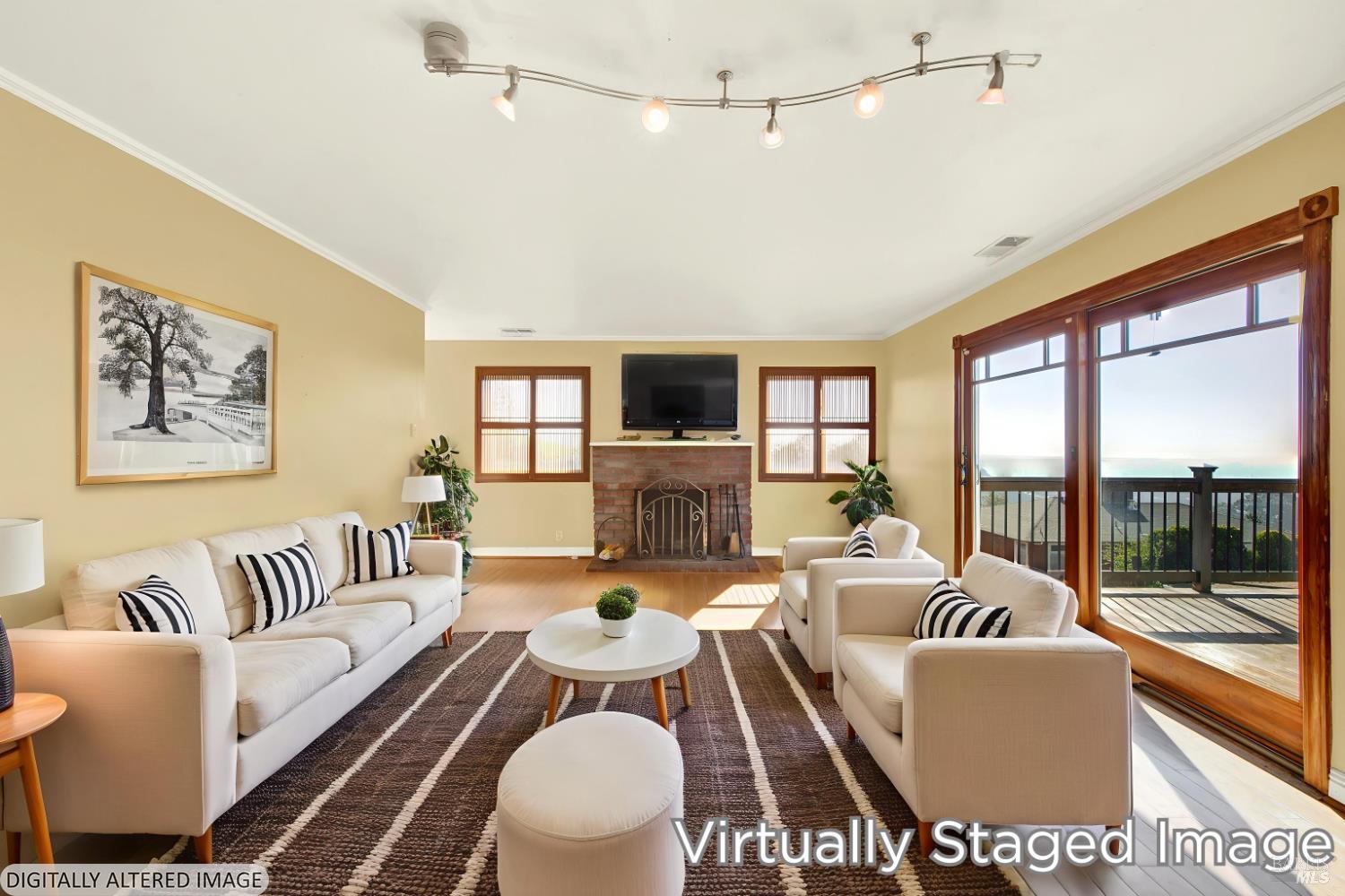 Detail Gallery Image 14 of 65 For 7937 Sunkist Dr, Oakland,  CA 94605 - 4 Beds | 3 Baths