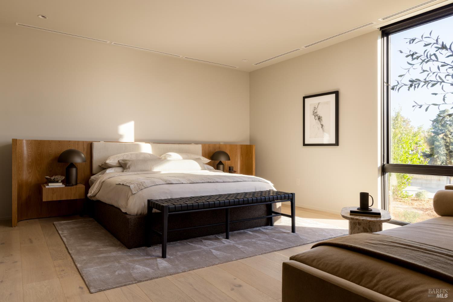 Detail Gallery Image 9 of 11 For 151 Sawmill Cir #402,  Healdsburg,  CA 95448 - 3 Beds | 3/1 Baths